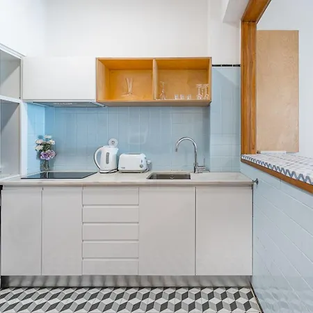 Guestready - Cozy Bright With A Balcony Lägenhet